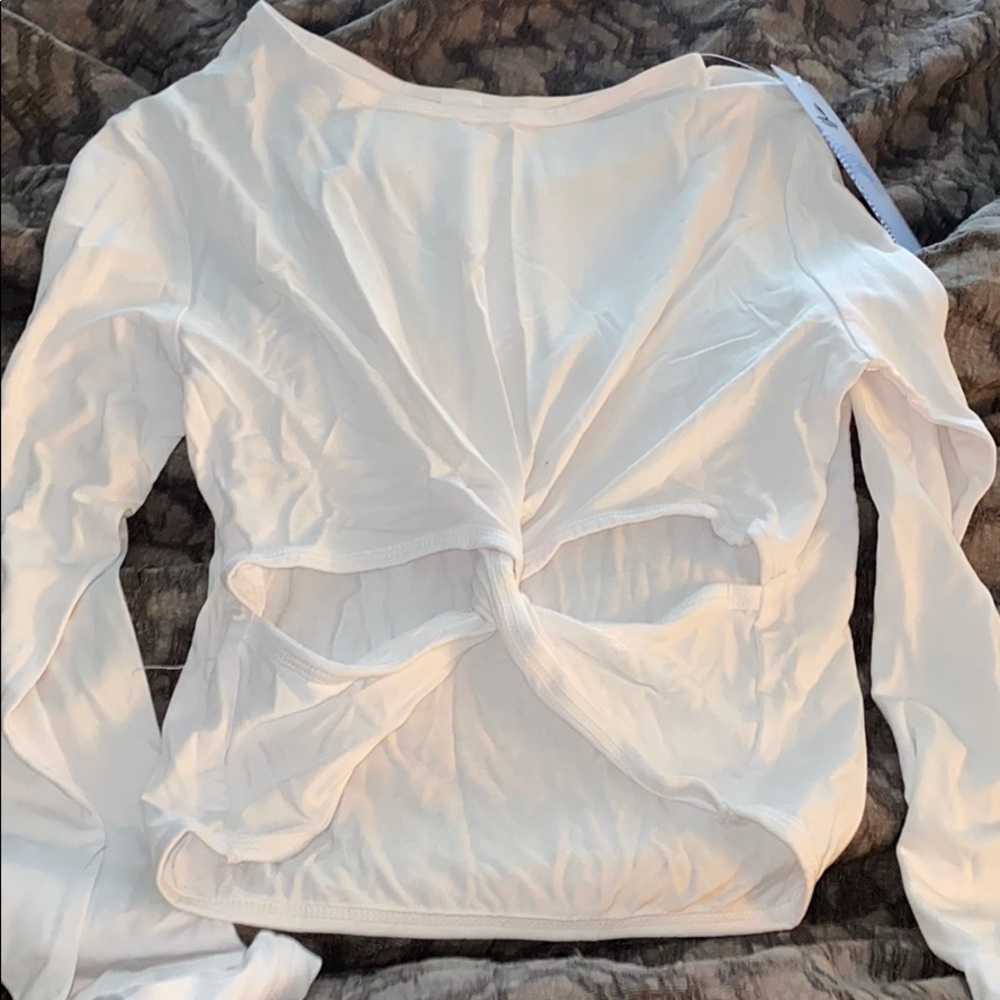 Long sleeve whit active top